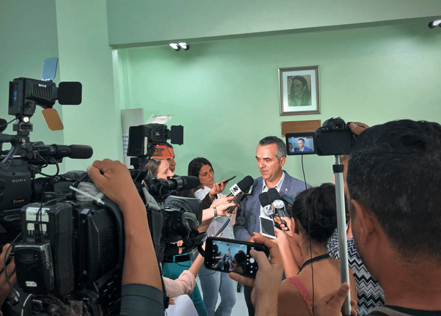 Luciano Moreira lors d'une conférence de presse