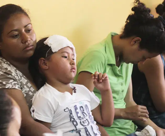 patients attendant dans un dispensaire au Mexique