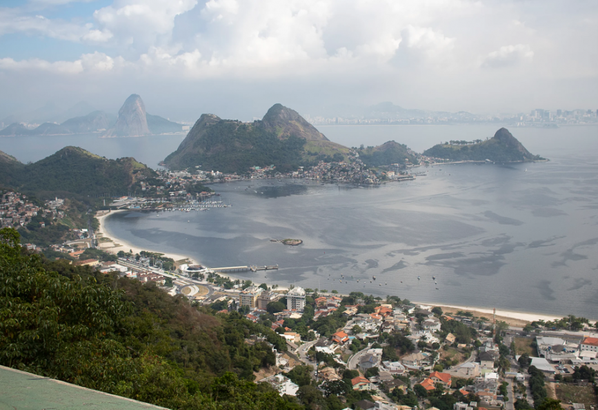 Baie de Guanabara à Rio de Janeiro, Brésil