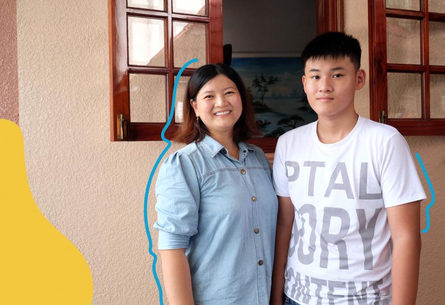 Photo : Ngan Thi Ngoc Le avec son fils de 13 ans, Thinh Cuong Trinh : Ngan Thi Ngoc Le avec son fils de 13 ans Thinh Cuong Trinh