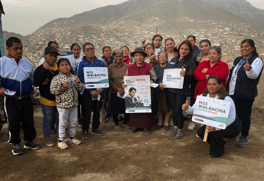 Photo de groupe des bénévoles à Comas, au Pérou. 