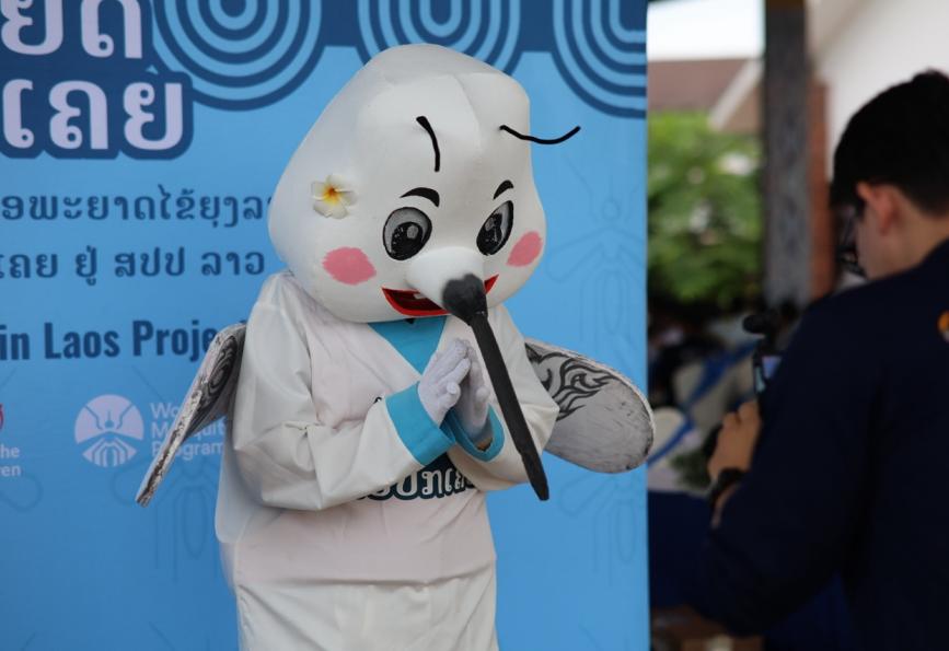 Une mascotte de l'équipe du Laos issue de la World Mosquito Program 